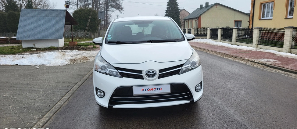 Toyota Verso cena 32900 przebieg: 185200, rok produkcji 2014 z Włodawa małe 436